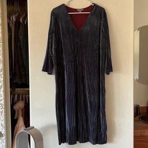 Chelsea28 velvet midi dress💕🛒🛍🛒🛒💕💕